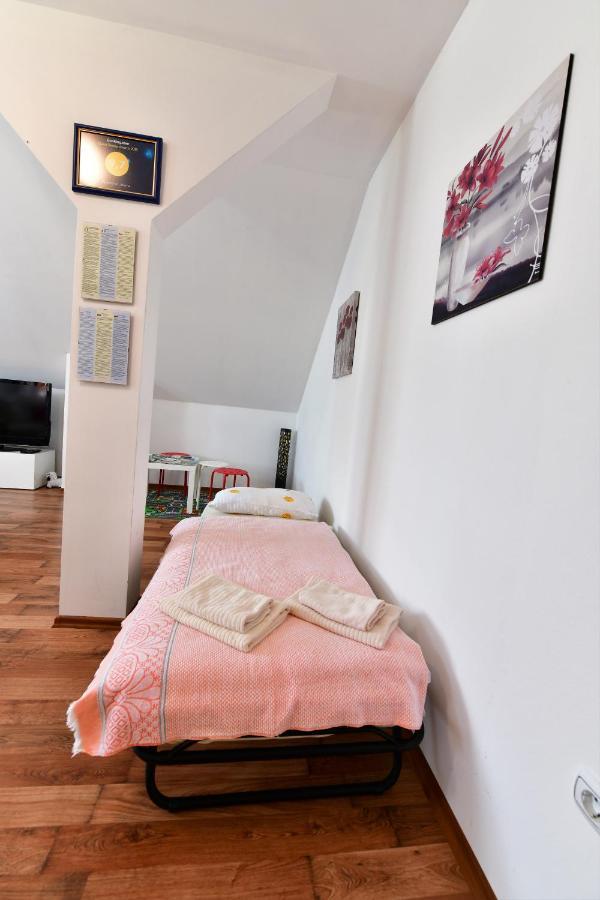 Apartman Jelena Rakovica Exterior photo